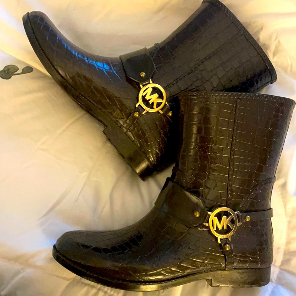 MK boots